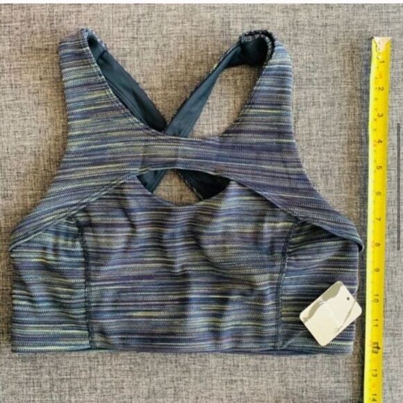 Free People NWT Strut Green Striped Sports Bra Cut Out Keyhole Gym - Picture 7 of 11